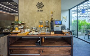 Desayuno bufé gratuito y diario