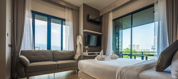 Minibar, in-room safe, desk, iron/ironing board - Le Bis Hotel (Chiang Mai)