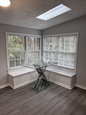 Interior - Modern & Renovated 3 bedroom delight, near Stone Mountain 25 mins from Metro ATL (Snellville)