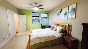 3 dormitoris, escriptori, planxa i posts de planxar i wifi gratuïta