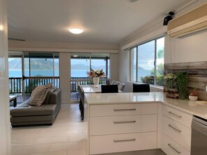 Interior - Coral Sea Allure - Your Home Away From Home (Cooktown)