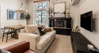 Best Location!Hike In/Out-Top Flr-Private Grill+Heated Pool-Hot Tub-Gym-Wood Fireplace-Elevator-Deck