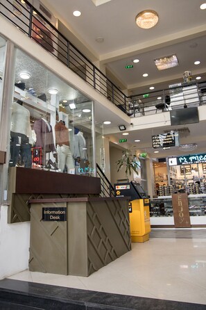 Pintu masuk hartanah