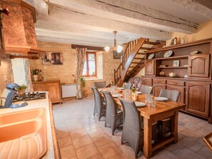 Dining - Child-friendly house with fishpond (Prats du Perigord)