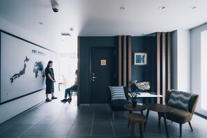 Zona de estar del vestíbulo