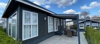 Luxury chalet with 45 sqm - in the beautiful Recratiepark "De Veerstal"