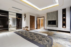 Executive Studio Suite | Down comforters, memory foam beds, minibar, in-room safe - Shamsan Airport Hotel (Tashkent)