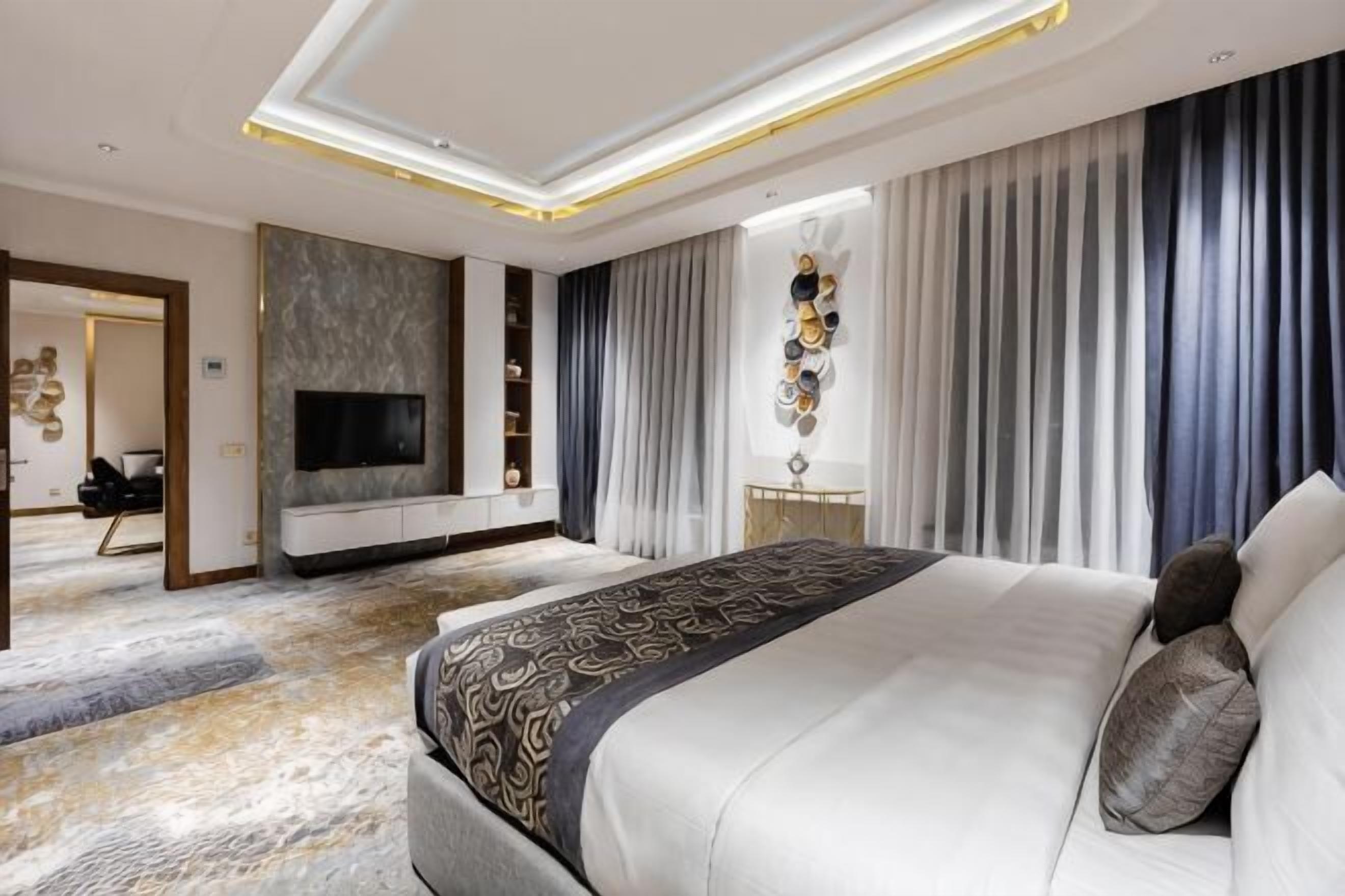 Down duvets, memory-foam beds, minibar, in-room safe