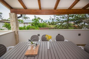 Comfort Apartment A2 | Terrace/patio - Apartments Malcic (Vir)