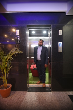 Elevator - Hotel Simal (Kathmandu)