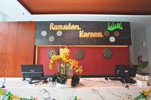 Lobby - Front One Hotel Pasir Koja Bandung (Bandung)