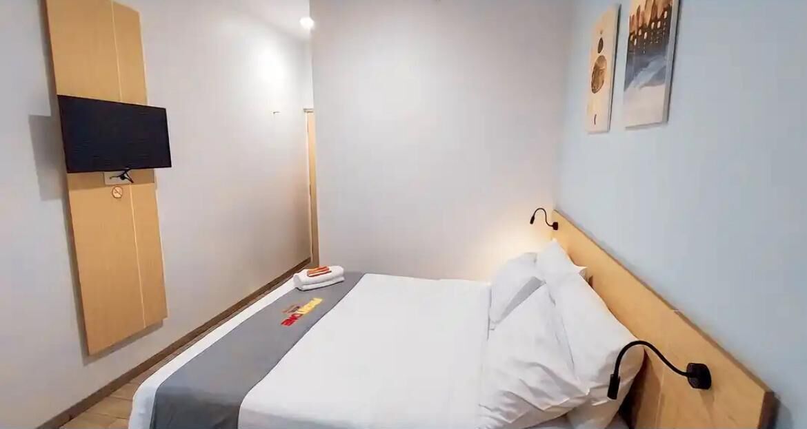 Deluxe Hollywood | Bàn, truy cập Internet không dây miễn phí, bộ trải giường 