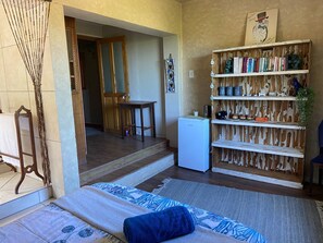 1 bedroom, iron/ironing board, internet, bed sheets