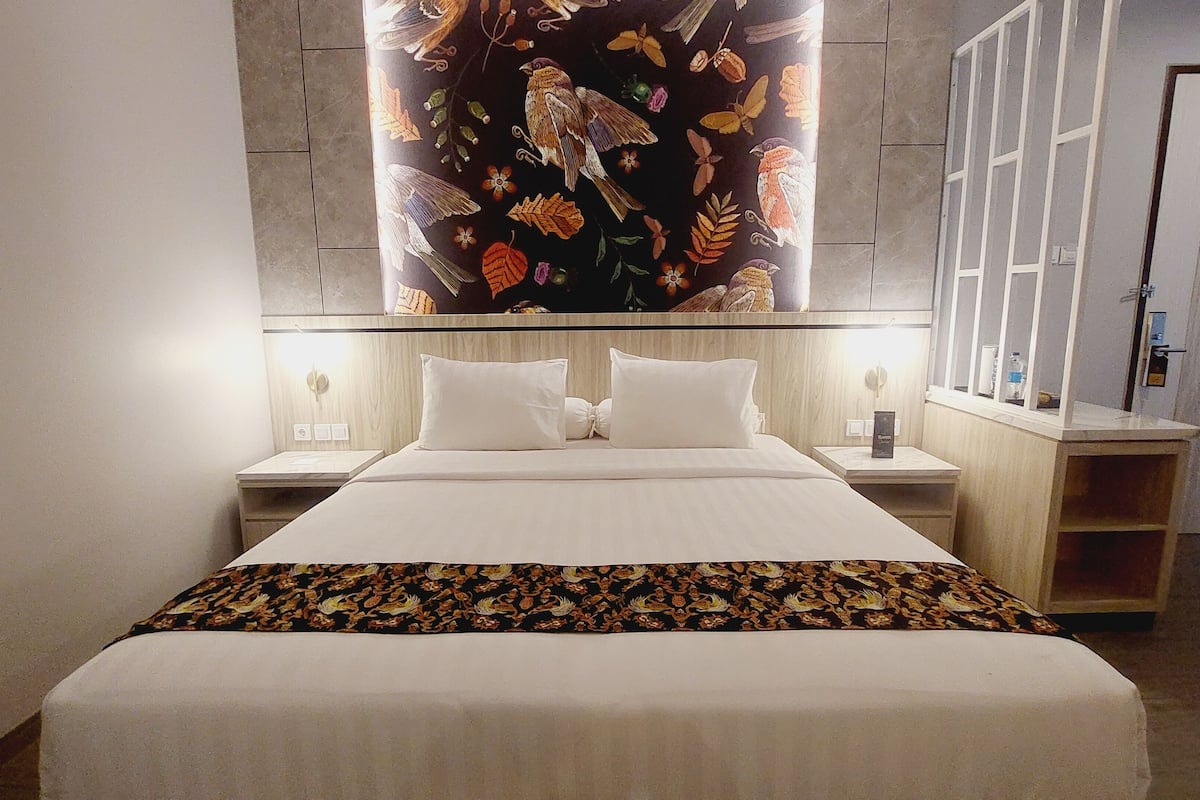 Suite | 1 bedroom, desk, free WiFi