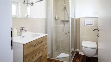 Apartment, 1 Schlafzimmer | Badezimmer | Dusche, Haartrockner, Handtücher