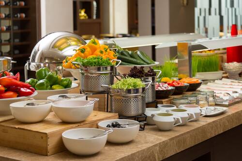 Petit déjeuner buffet servi tous les jours en supplément