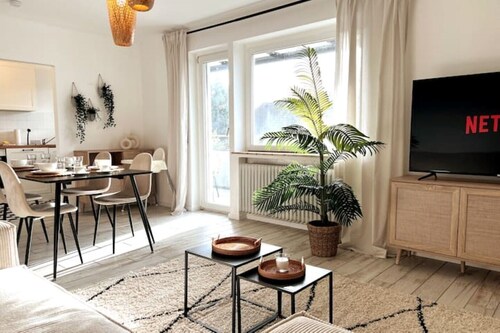 Cozy-Livings/ U-Bahn, Stellplatz, Balkon, Küche