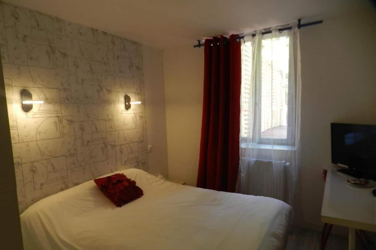 Quadrupla familiare | Biancheria da letto di alta qualità, una cassaforte in camera
