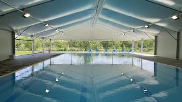 2 indoor pools