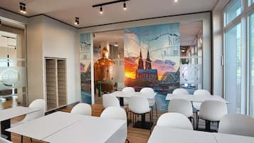Daily buffet breakfast (EUR 13.9 per person)