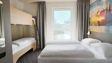 Escritorio, wifi gratis y ropa de cama