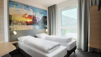 Zweibettzimmer | Schreibtisch, kostenloses WLAN, Bettwäsche