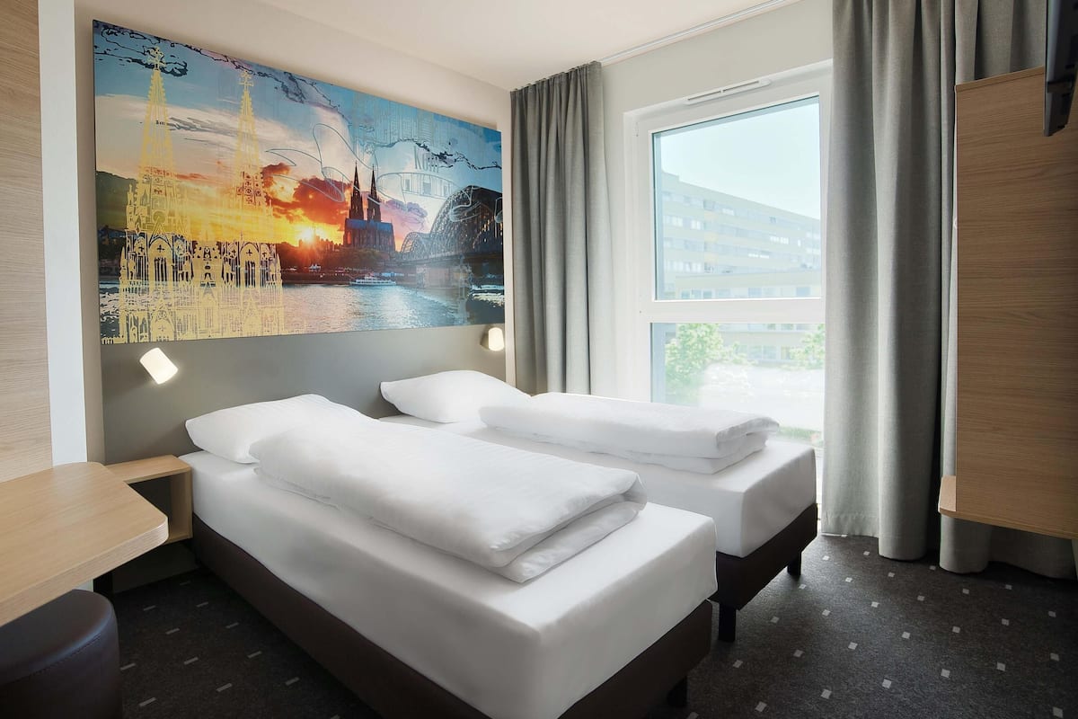 Zweibettzimmer | Schreibtisch, kostenloses WLAN, Bettwäsche