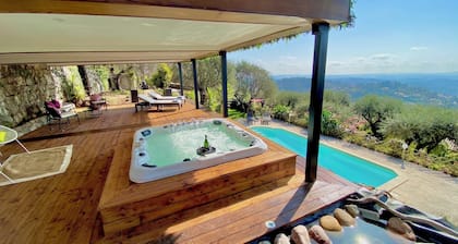 Villa Mas des Oliviers : Heated swimming pool, Jacuzzi,Sauna,Hammam,Panoramic view