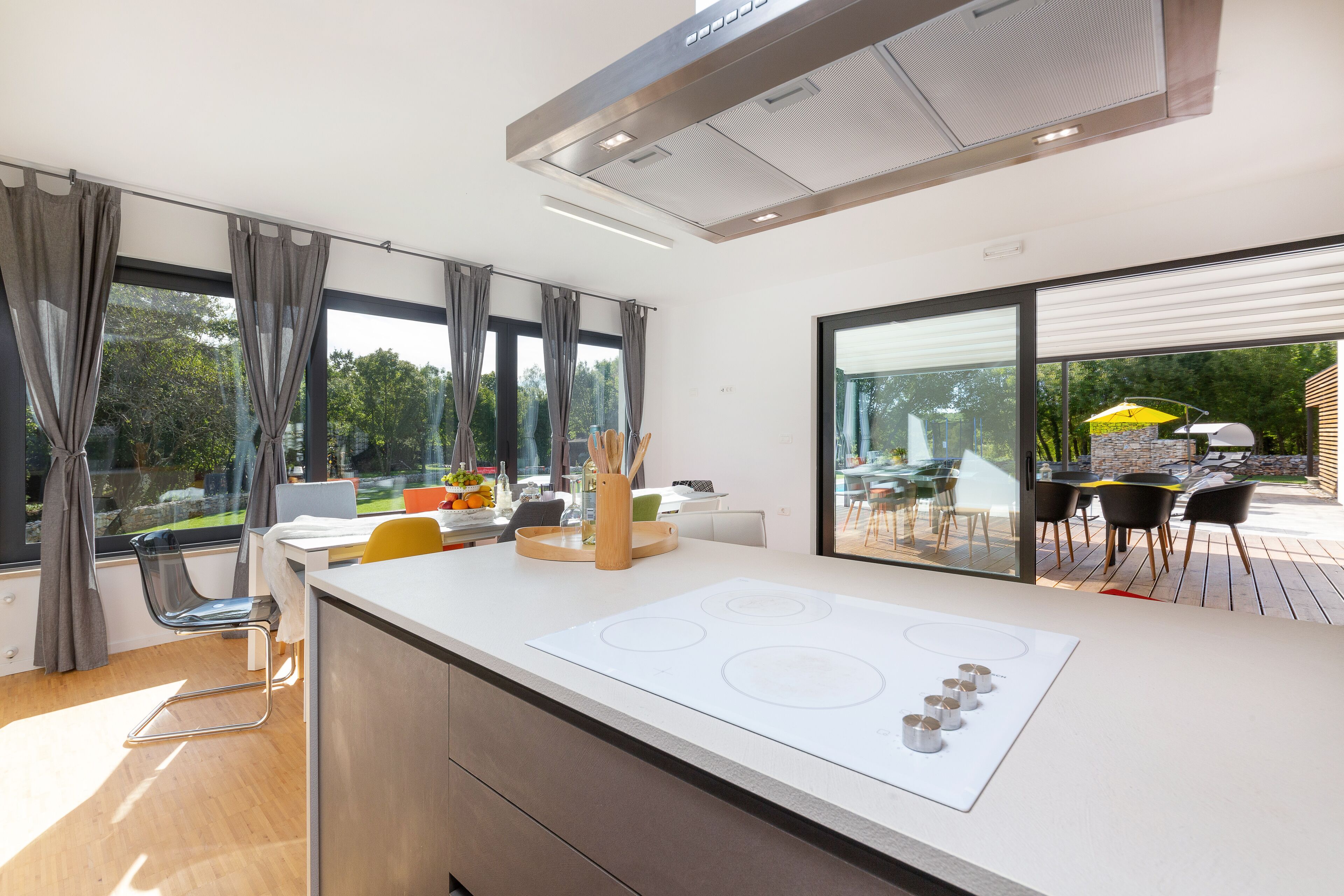 المنشأة من الداخل