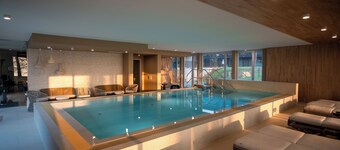 My Marina apartment with pool and sauna by the lake