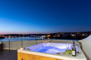 Bain à remous extérieur