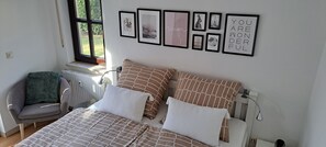 1 bedroom, in-room safe, free WiFi, bed sheets