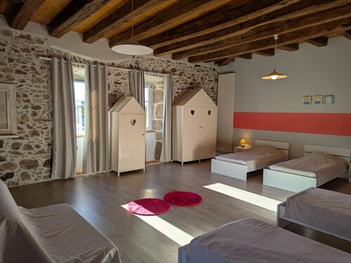17th Century Cottage with Private Pool, Garden, Pets Allowed
