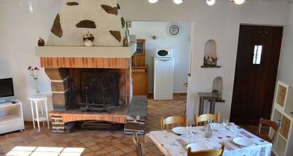 17th Century Cottage with Private Pool, Garden, Pets Allowed
