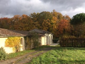 Exterior - Charming Cottage with Private Gardens, Baby Gear, Near Cognac (Cognac)