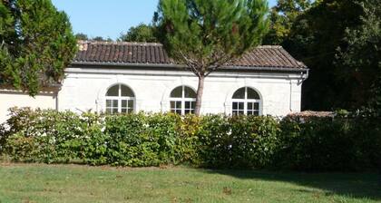 Gßte paisible avec jardins privatifs à Cognac, proche des sentiers de randonnée, animaux acceptés