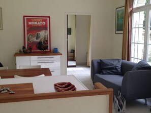 Dining - Charming Cottage with Private Gardens, Baby Gear, Near Cognac (Cognac)