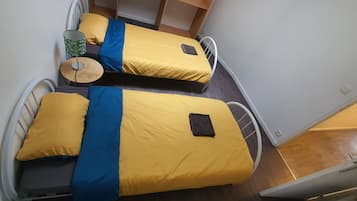 2 chambres, fer et planche à repasser, Wi-Fi gratuit, draps fournis