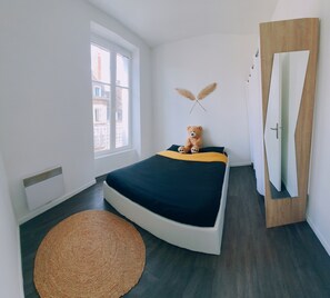 2 chambres, fer et planche à repasser, Wi-Fi gratuit, draps fournis