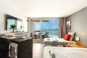 Iron/ironing board, bed sheets, wheelchair access