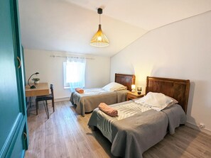 3 bedrooms, free WiFi, bed sheets