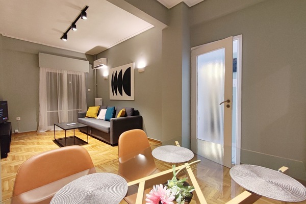 Classic Apartment, 1 Bedroom, Balcony | Living area