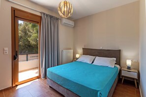 2 bedrooms, iron/ironing board, travel crib, free WiFi - Linari Villa,a peaceful &cozy 2bdr villa with pool (Agia Triada)