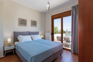 2 bedrooms, iron/ironing board, travel crib, free WiFi