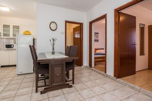 Classic Apartment (A1) | Dining room - Apartment Susa (Vir)
