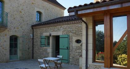 Apartment with swimming pool and place of relaxation and leisure