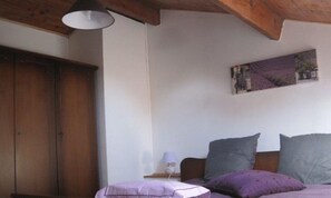 3 bedrooms, iron/ironing board, WiFi - Les Chênes 2: a green setting (Eugénie-les-Bains)