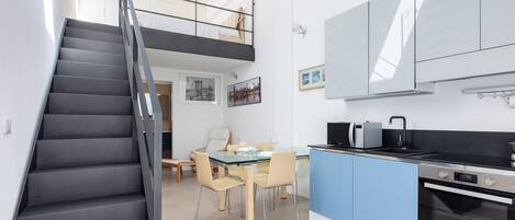 Fridge, microwave, oven, dishwasher