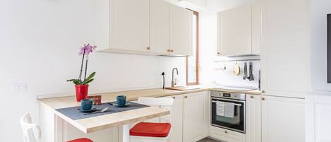 雪櫃、焗爐、洗碗機、咖啡機/沖茶器