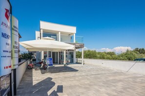Courtyard - Apartments Krpan (Vir)